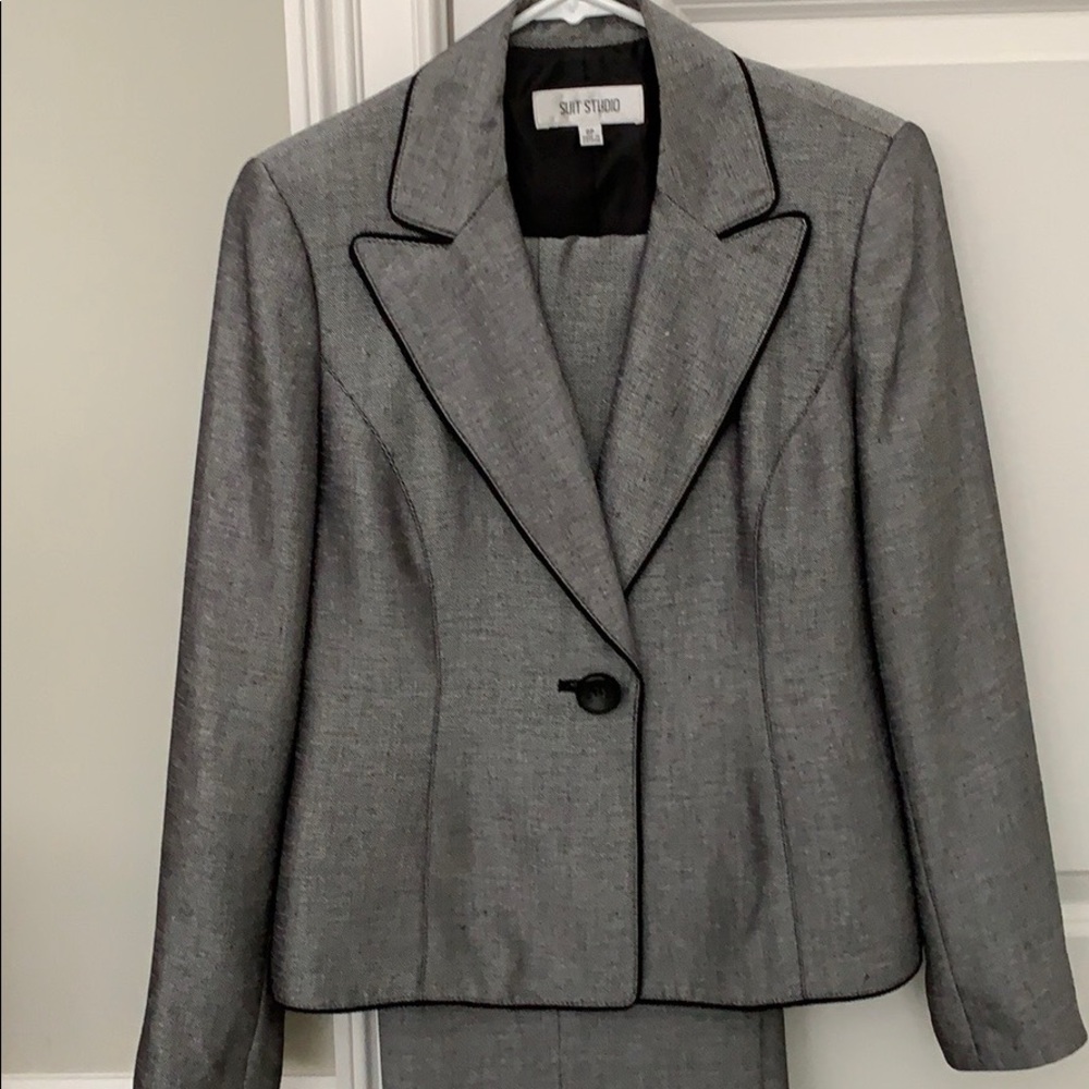 Suit Studio Pant Suit Black & White Woven 6p